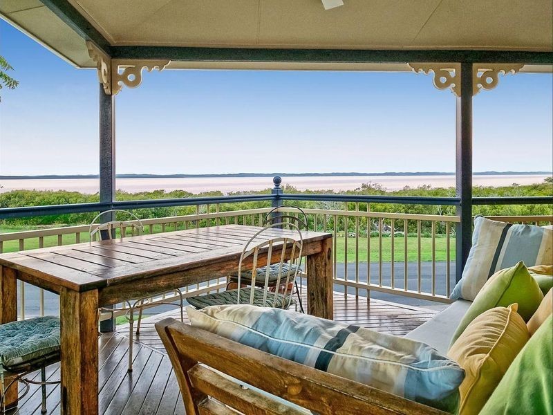 685 Charlton Esplanade, Urangan QLD 4655
