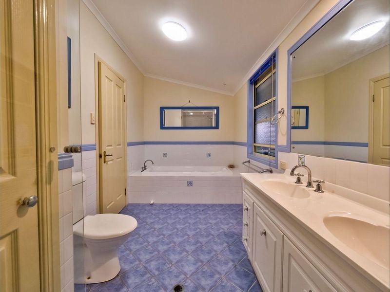 685 Charlton Esplanade, Urangan QLD 4655