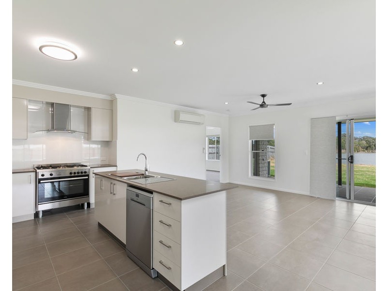 93 Northshore Avenue, Toogoom QLD 4655