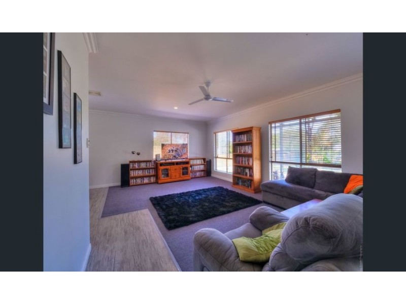 6 Garden Drive, Urangan QLD 4655