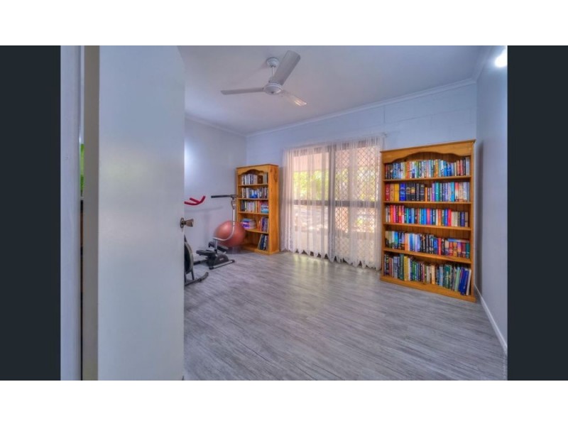 6 Garden Drive, Urangan QLD 4655
