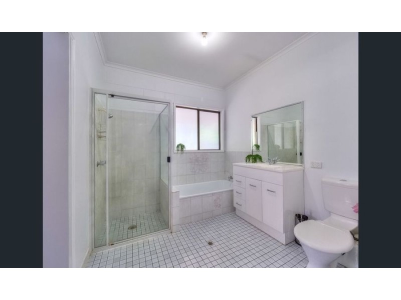6 Garden Drive, Urangan QLD 4655