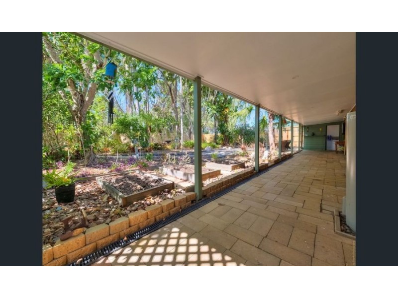 6 Garden Drive, Urangan QLD 4655