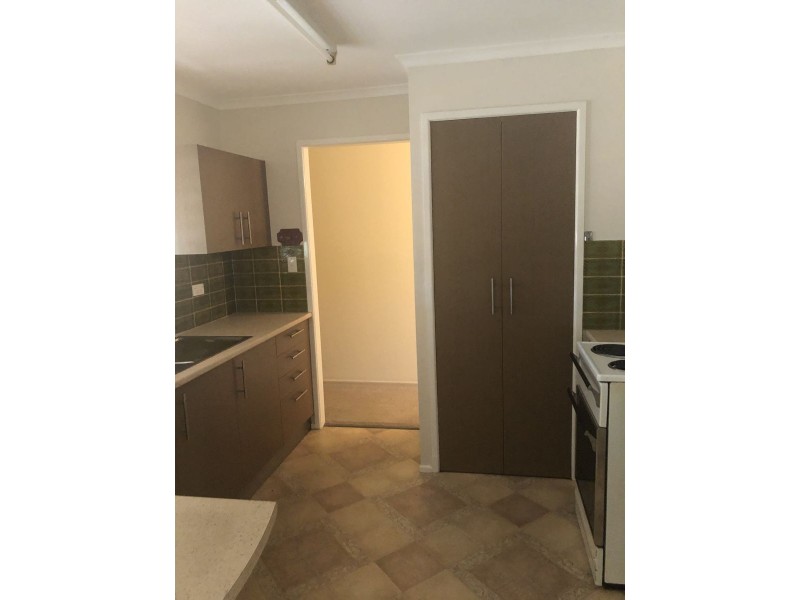 25 South Street, Urangan QLD 4655