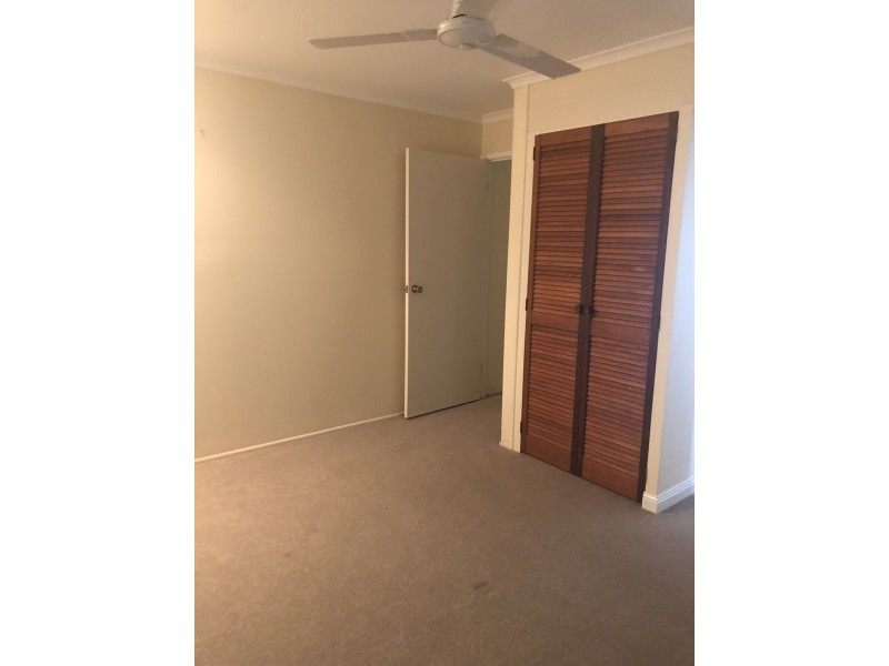 25 South Street, Urangan QLD 4655