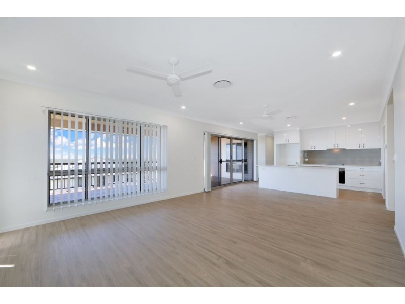 25 Sandy View Drive, Nikenbah QLD 4655