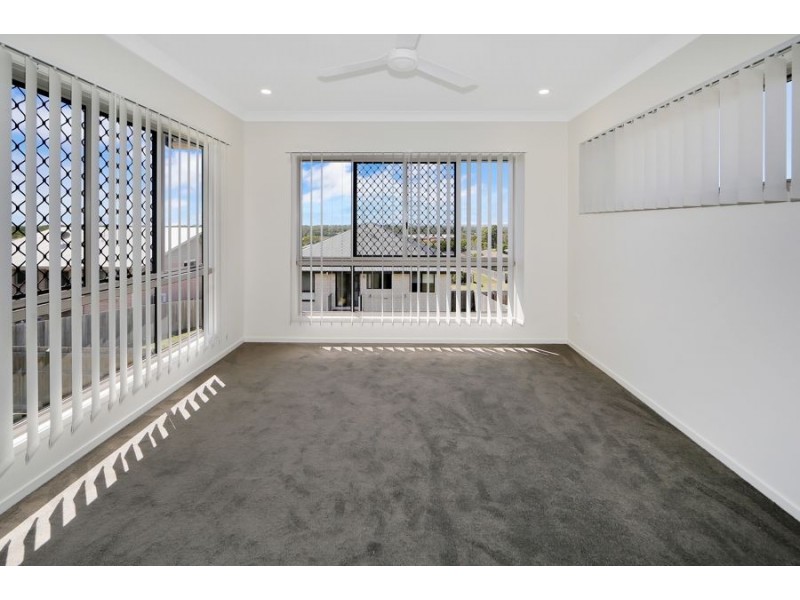 25 Sandy View Drive, Nikenbah QLD 4655