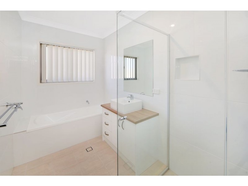 25 Sandy View Drive, Nikenbah QLD 4655