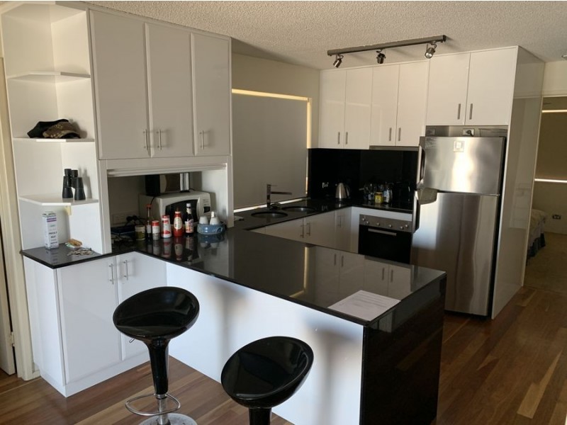 25 17 BUCCANEER, Urangan QLD 4655