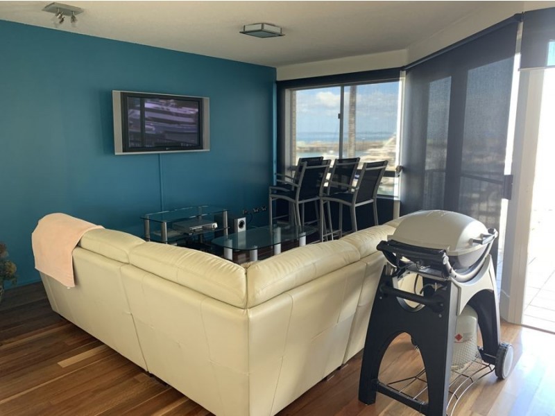 25 17 BUCCANEER, Urangan QLD 4655