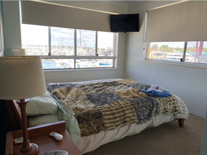 25 17 BUCCANEER, Urangan QLD 4655