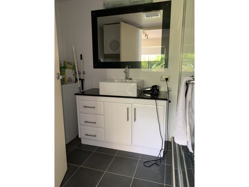 25 17 BUCCANEER, Urangan QLD 4655