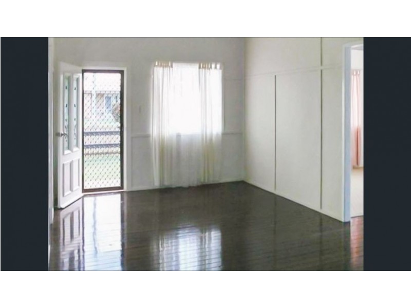 46 King St, Urangan QLD 4655