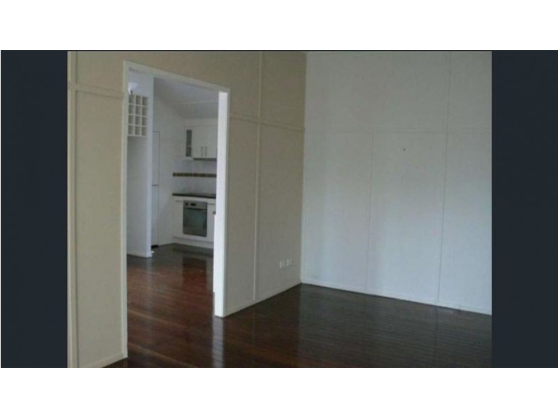 46 King St, Urangan QLD 4655