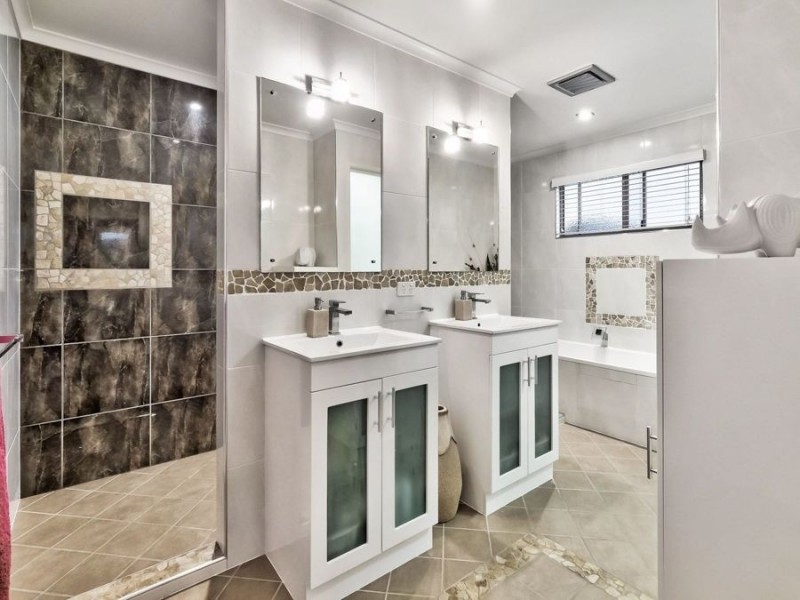 2 Elgin Court, Urraween QLD 4655