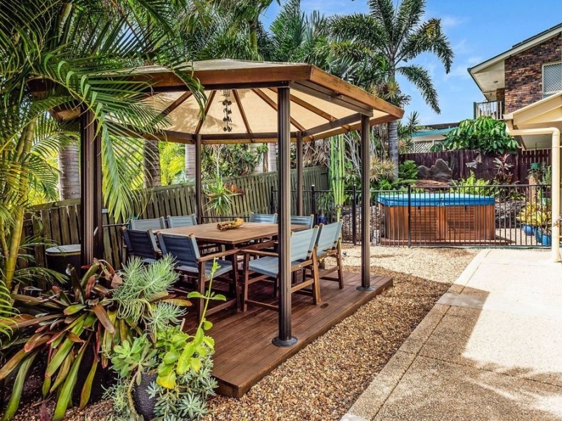 2 Elgin Court, Urraween QLD 4655