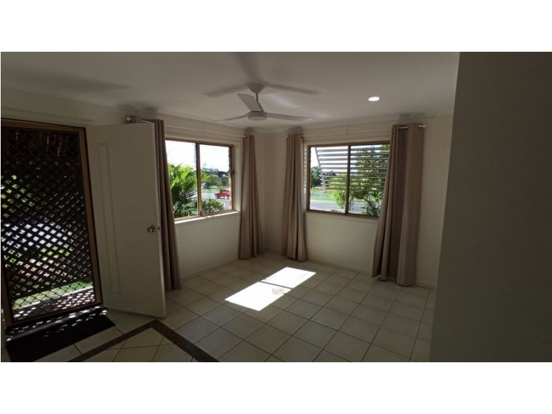 2 Ian Avenue, Kawungan QLD 4655