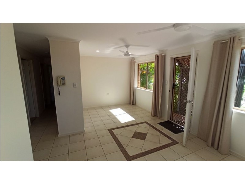 2 Ian Avenue, Kawungan QLD 4655