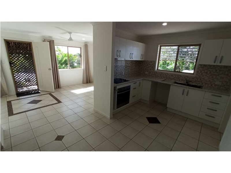 2 Ian Avenue, Kawungan QLD 4655