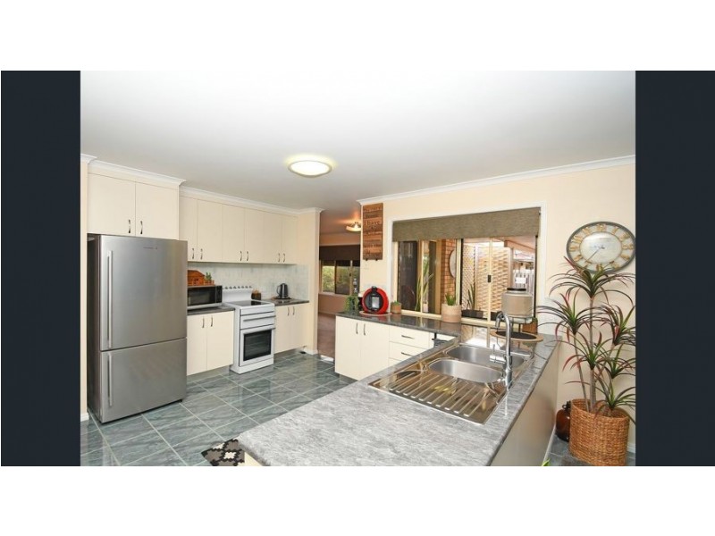 17 Brolga Court, Eli Waters QLD 4655