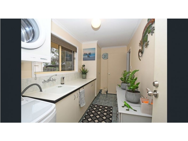 17 Brolga Court, Eli Waters QLD 4655