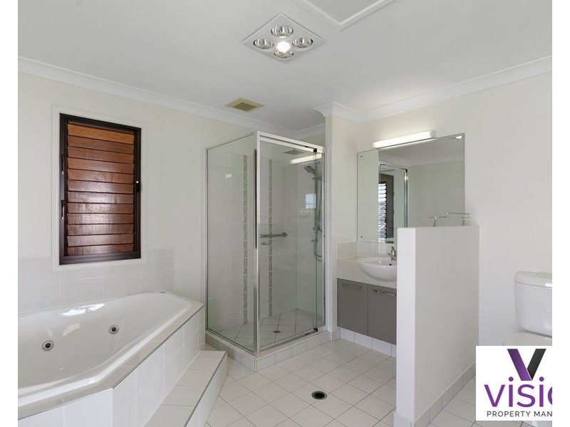 68 Long Street, Point Vernon QLD 4655