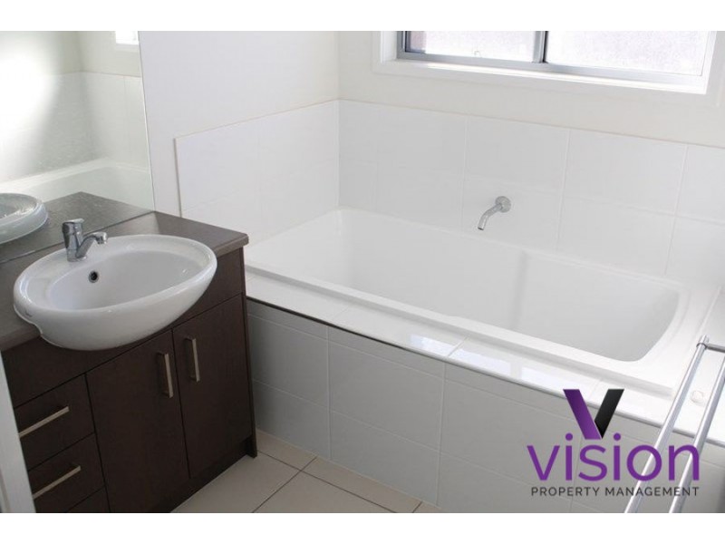 16 Dawes Crescent, Urraween QLD 4655