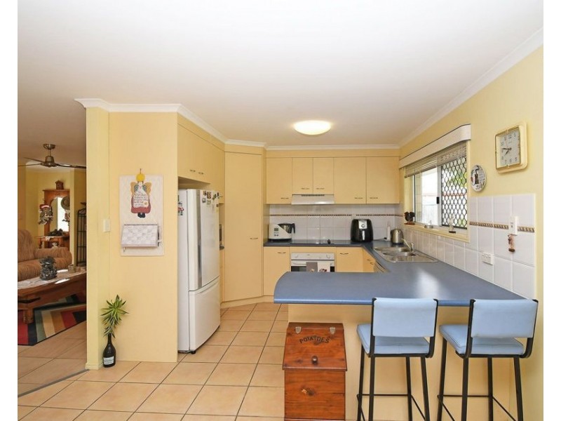 6 Figbird Close, Eli Waters QLD 4655
