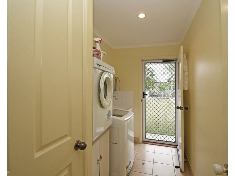 6 Figbird Close, Eli Waters QLD 4655