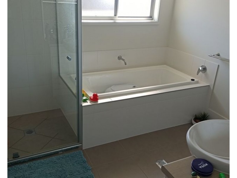 16 Atherton Road, Urraween QLD 4655