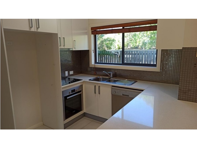6/243 Torquay Terrace, Torquay QLD 4655