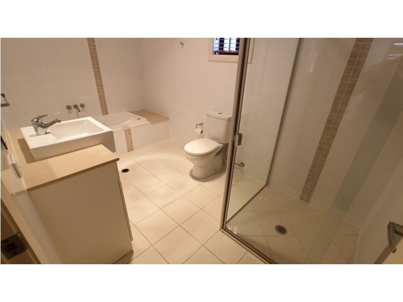 6/243 Torquay Terrace, Torquay QLD 4655
