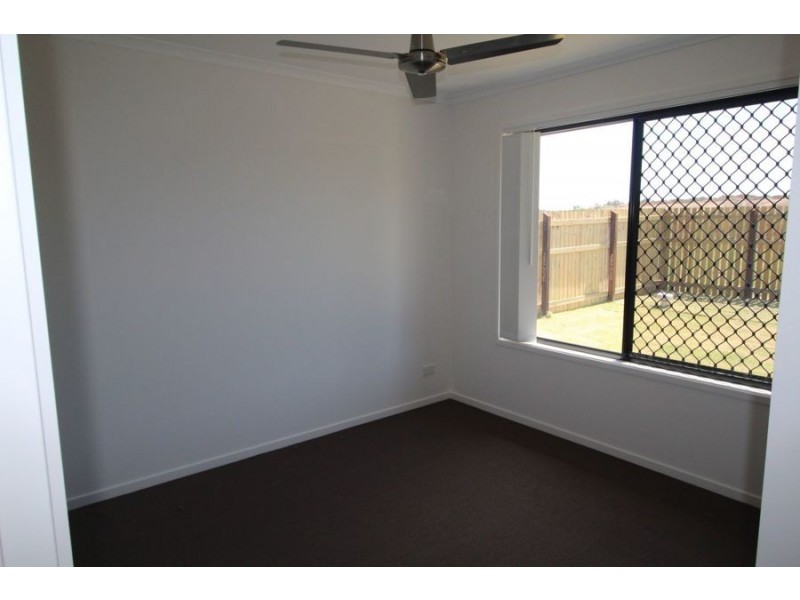69 Serenity Dve, Eli Waters QLD 4655