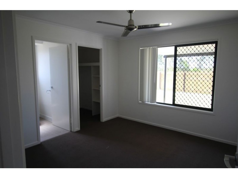 69 Serenity Dve, Eli Waters QLD 4655