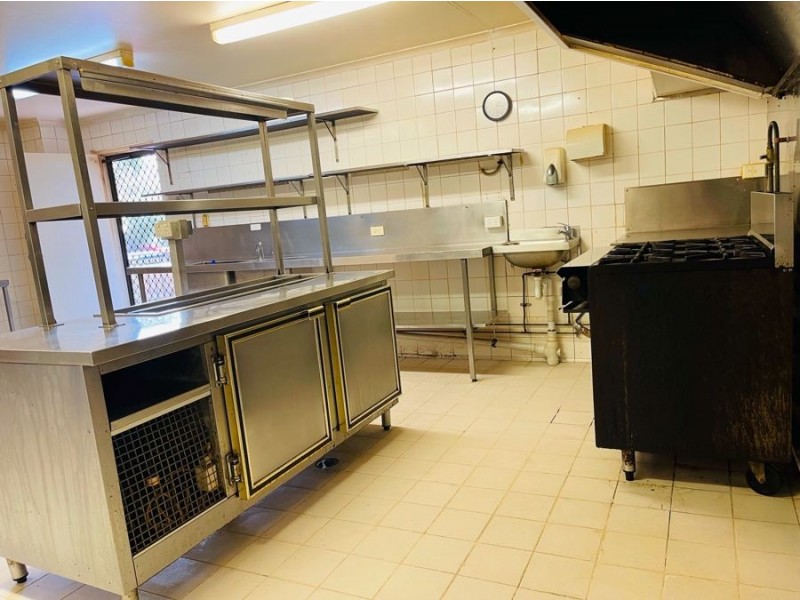 1/383 Esplanade, Torquay QLD 4655