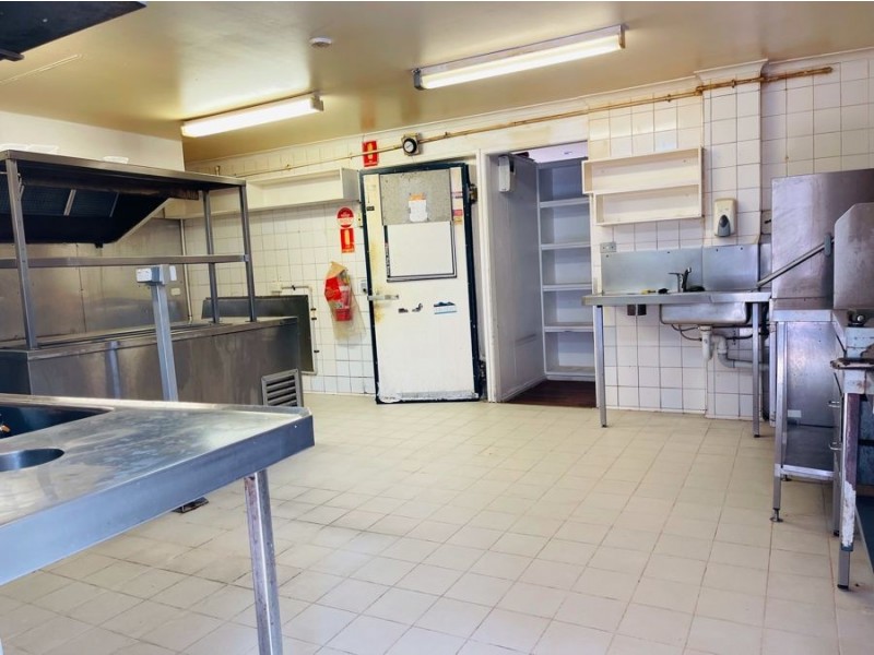 1/383 Esplanade, Torquay QLD 4655