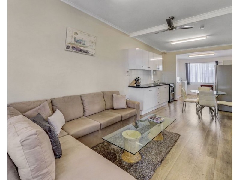 4/427 Esplanade, Torquay QLD 4655