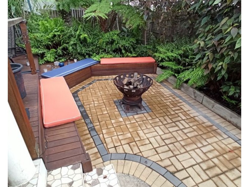 14 Robert Street, Torquay QLD 4655