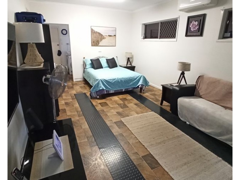 14 Robert Street, Torquay QLD 4655
