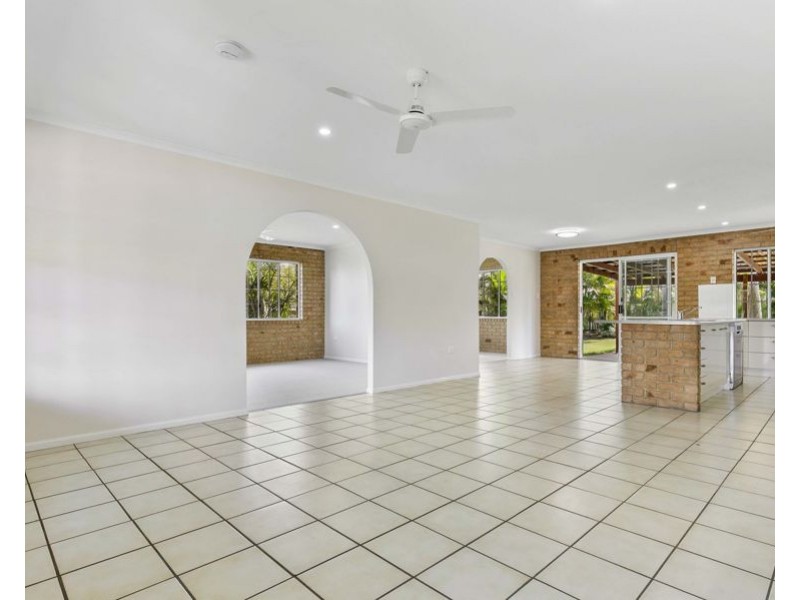 11 Poinciana Crescent, Kawungan QLD 4655