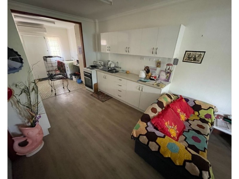 1/427 Esplanade, Torquay QLD 4655