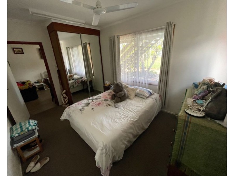 1/427 Esplanade, Torquay QLD 4655