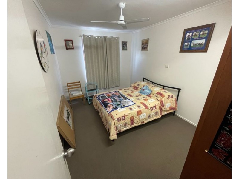 1/427 Esplanade, Torquay QLD 4655