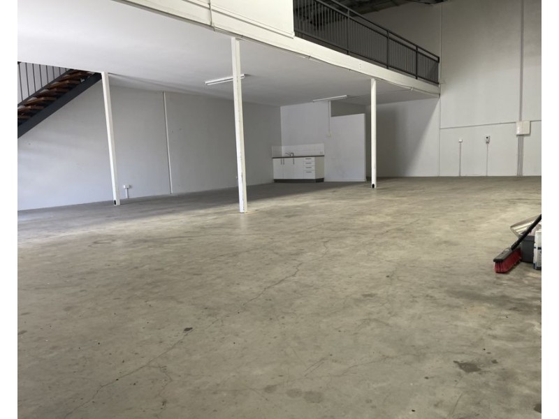 2/6 Victory East Street, Urangan QLD 4655