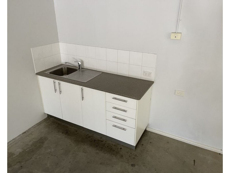 2/6 Victory East Street, Urangan QLD 4655