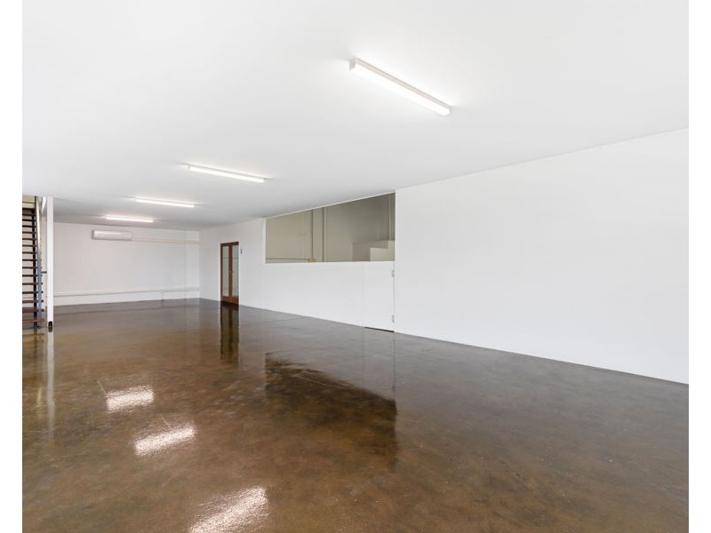 1/4 Victory East Street, Urangan QLD 4655