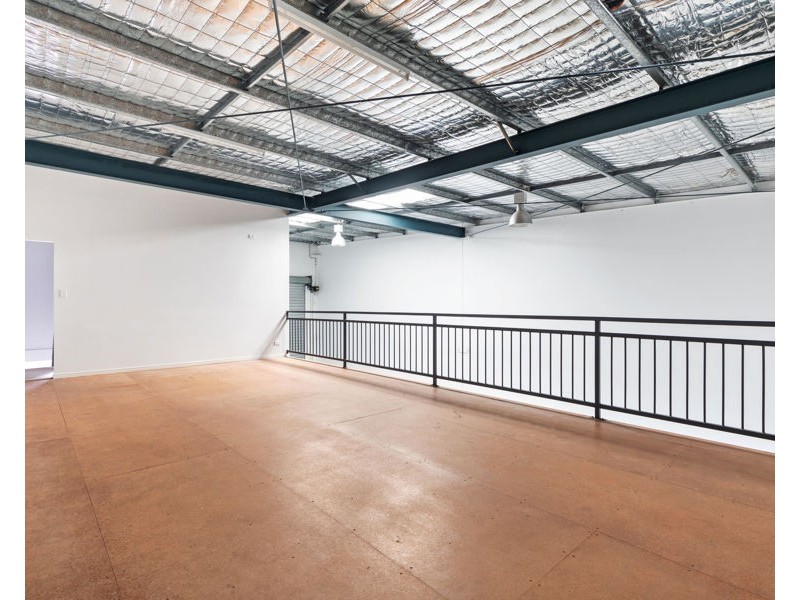 2/4 Victory East Street, Urangan QLD 4655