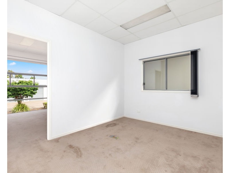 2/4 Victory East Street, Urangan QLD 4655