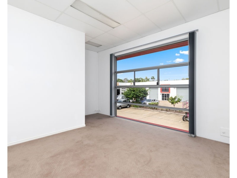 2/4 Victory East Street, Urangan QLD 4655