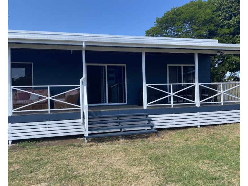 25 Hibiscus Street, Urangan QLD 4655